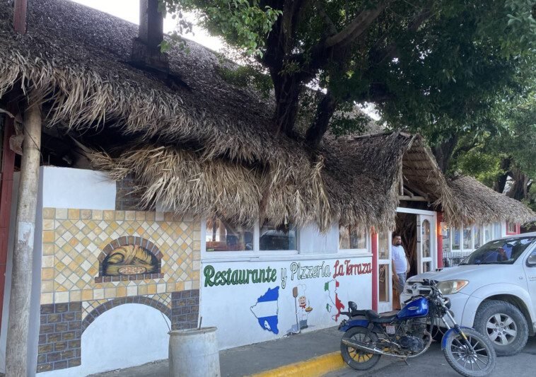 Pizzería La Terraza – Authentic Wood-Fired Pizza in San Juan del Sur, Nicaragua