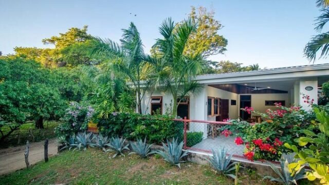 Mar y Sol Beach House – Beachfront vacation rental with private pool in San Juan del Sur, Nicaragua
