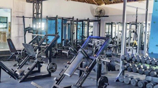 Move Viva Fitness San Juan del Sur – Interior view showcasing modern gym facilities and group classes