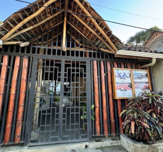 Zen Yoga Nicaragua – Open-air yoga studio with ocean views and yoga mats