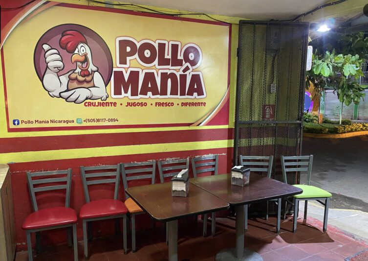 Inside view of Pollo Manía – Serving crispy fried chicken and fast-food favorites in San Juan del Sur, Nicaragua