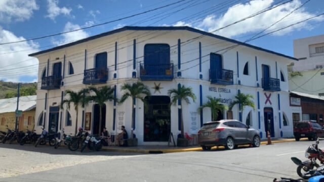 Hotel Estrella – Beachfront Budget Hotel with Ocean Views & Pet-Friendly Stays in San Juan del Sur