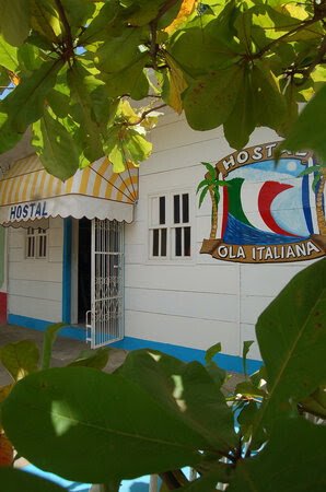 Hostal Ola Italiana – Italian-style hostel with communal kitchen and gardens in San Juan del Sur, Nicaragua