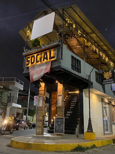Social Pool & Patio – Rooftop roadside dining and cocktails in San Juan del Sur