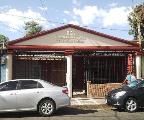 Front view of IDCA Dermatología clinic where Dr Roberto Carbajal practices in Managua Nicaragua