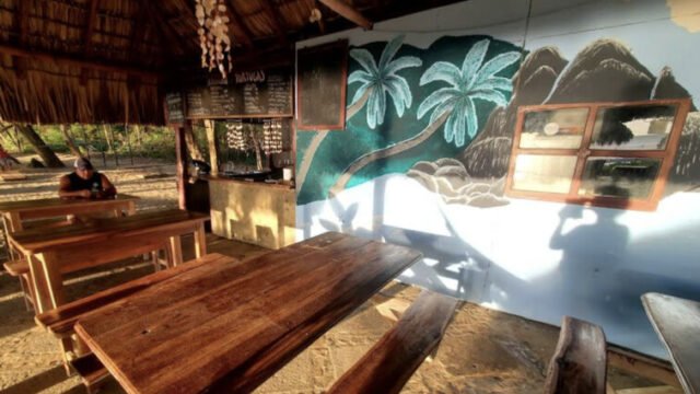 Rancho Las Tortugas restaurant and bar on Playa Escameca Nicaragua serving seafood and drinks daily