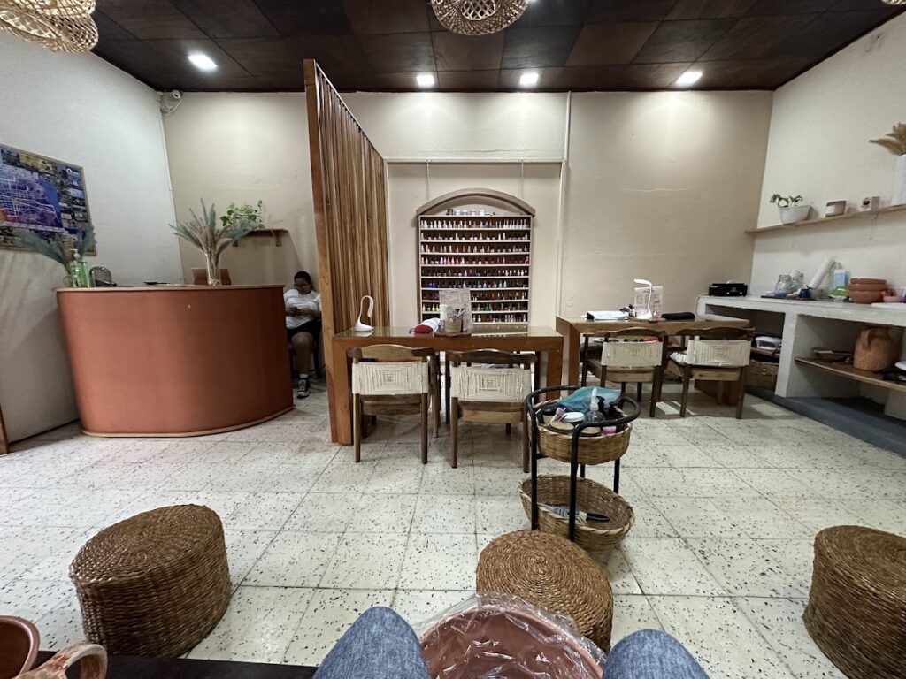 Calma nail salon