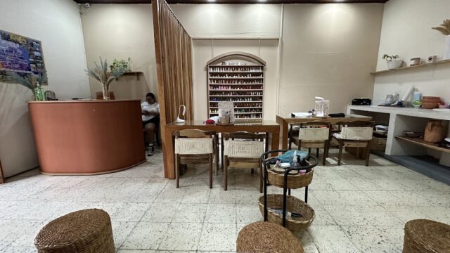 Calma nail salon