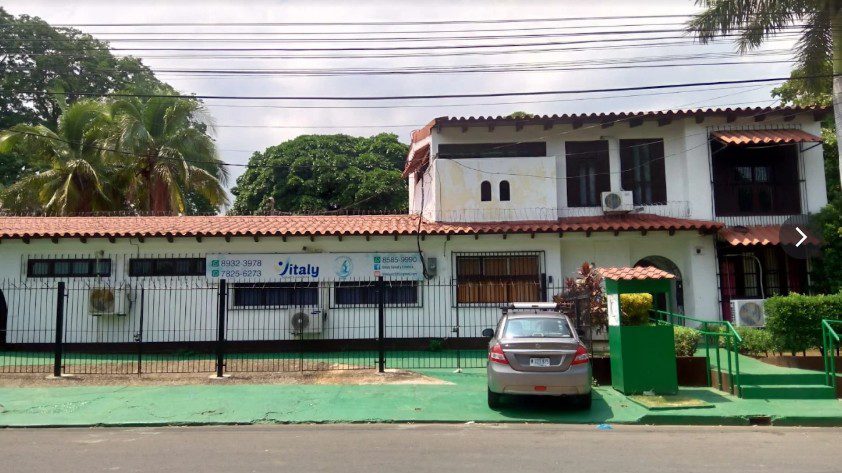 Doctora Deyanira Flores – Médico Especialista en Medicina Interna