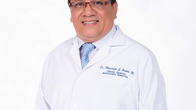 Dr. Mauricio Oviedo Moreira