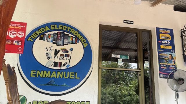 Enmanuel, Tienda Electronica