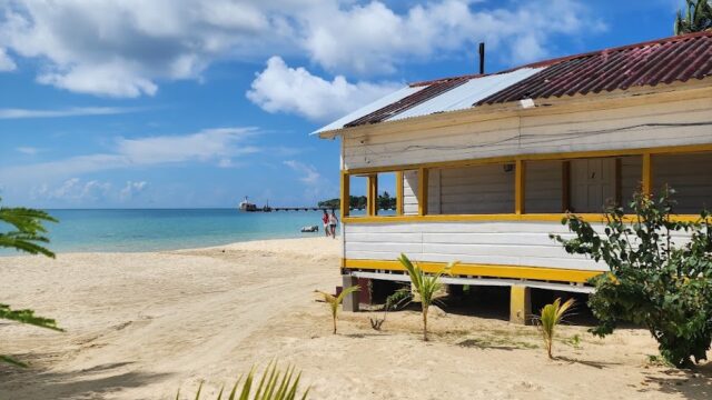 Pic-Nic Beach Hotel