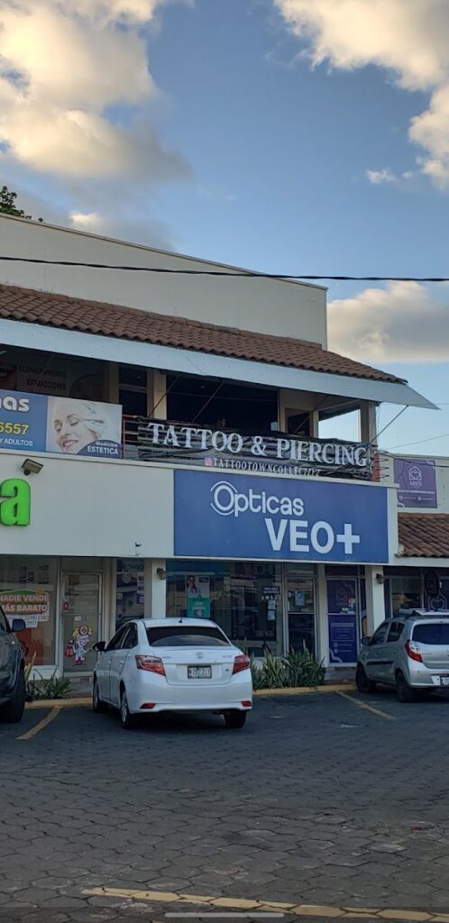 TATTOO & PIERCING