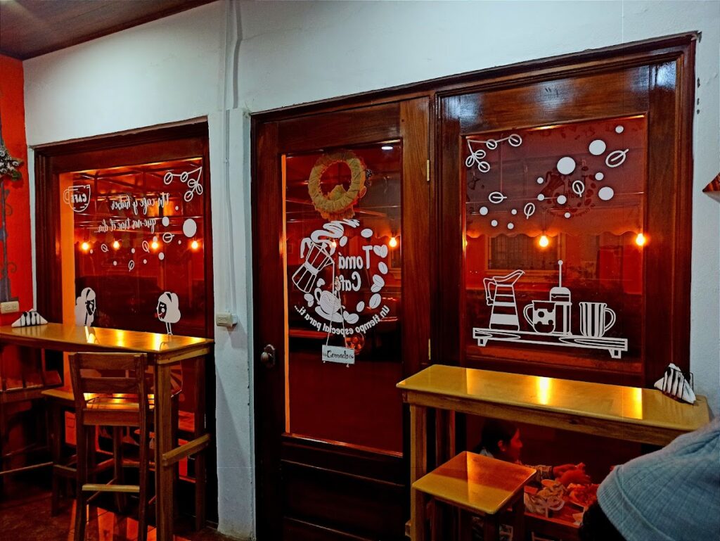 Tomá Café