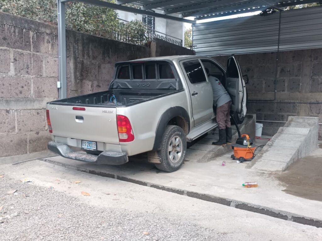Goat Car Wash Autolavado