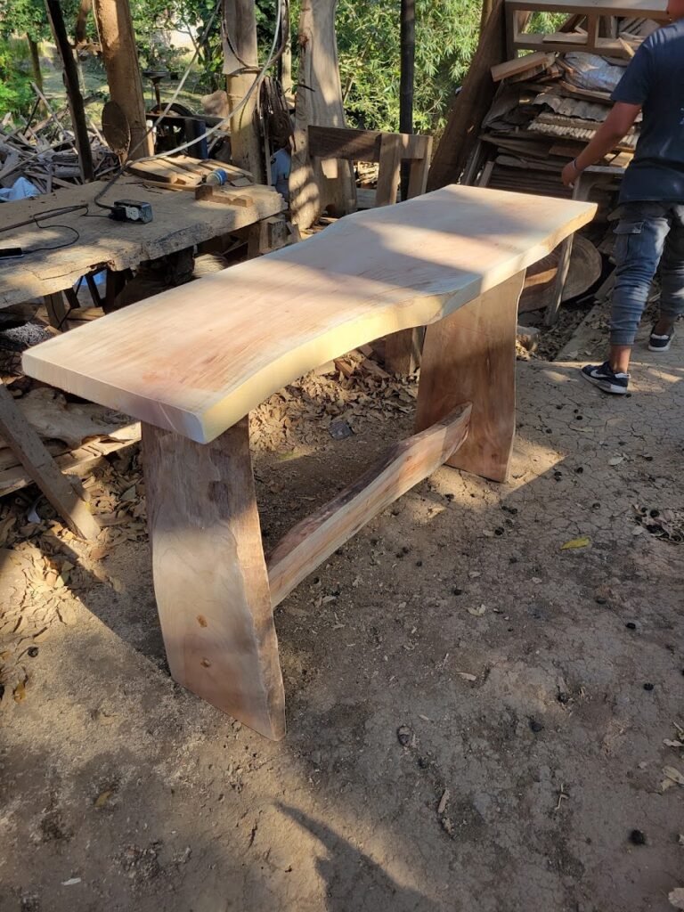 MUEBLES RÚSTICOS